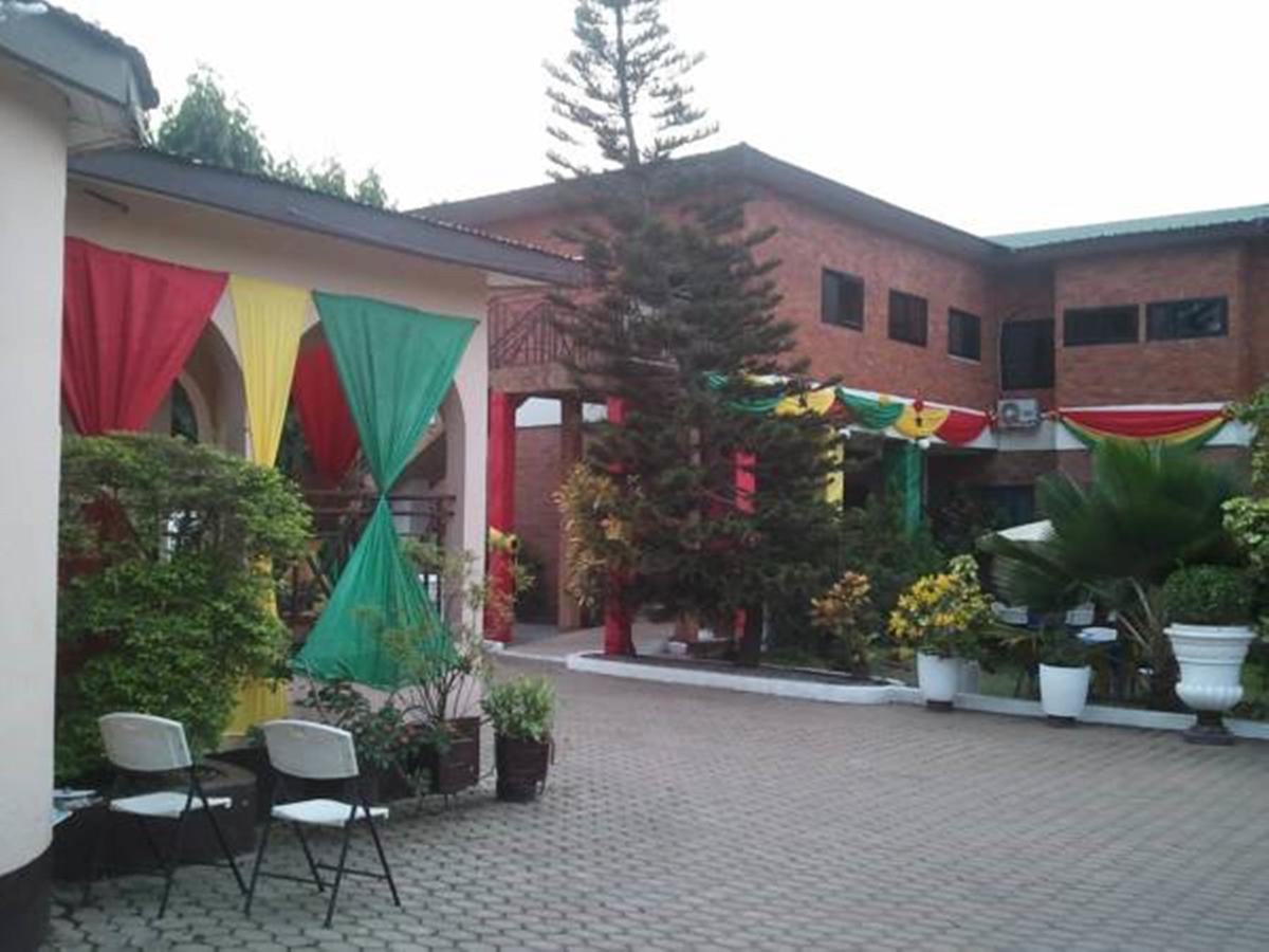 Joy Family Lodge Amasaman المظهر الخارجي الصورة